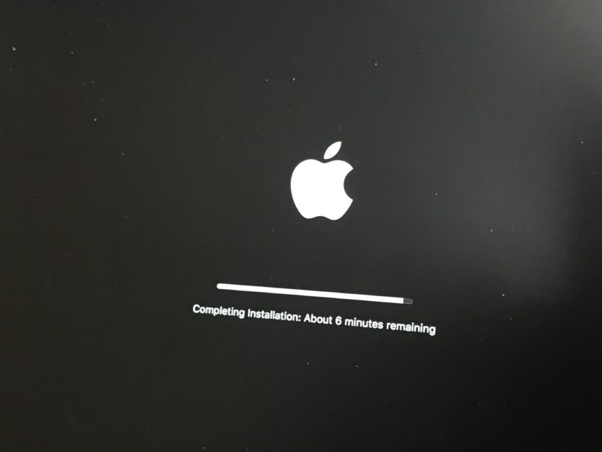 Esta es la última pantalla que verá antes de que finalice la instalación de macOS High Sierra. 