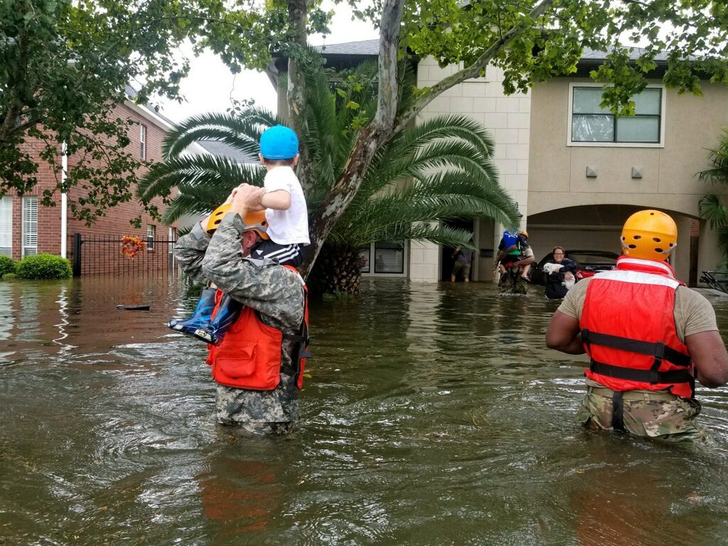 La mejor manera de ayudar a las víctimas de las inundaciones del huracán Harvey Houston