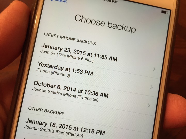 Elija la copia de seguridad de iCloud para restaurar en su iPhone.