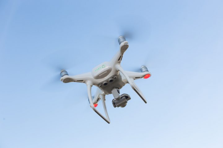 Asegúrese de conocer las reglas de los drones y qué hacer si experimenta un problema con los drones en vuelo.