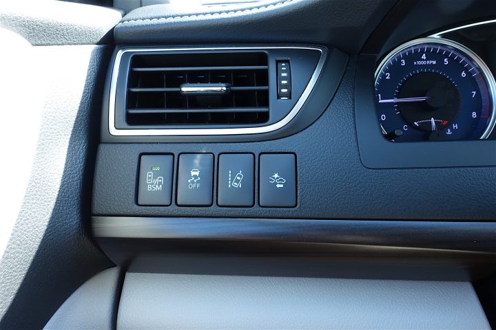 Las características de seguridad y conveniencia para el conductor de nuestro Toyota Camry XLE son imprescindibles. 