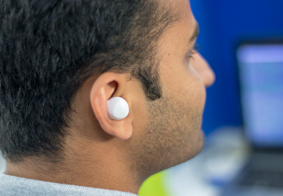 Los auriculares inalámbricos de Amazon con tecnología Alexa pronto se incorporarán a los AirPods de Apple
