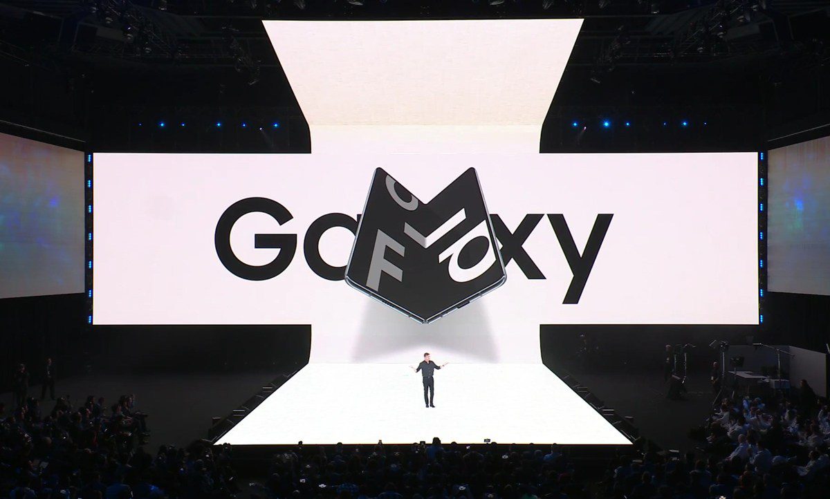 Samsung muestra el Galaxy Fold y la durabilidad de su mecanismo de plegado