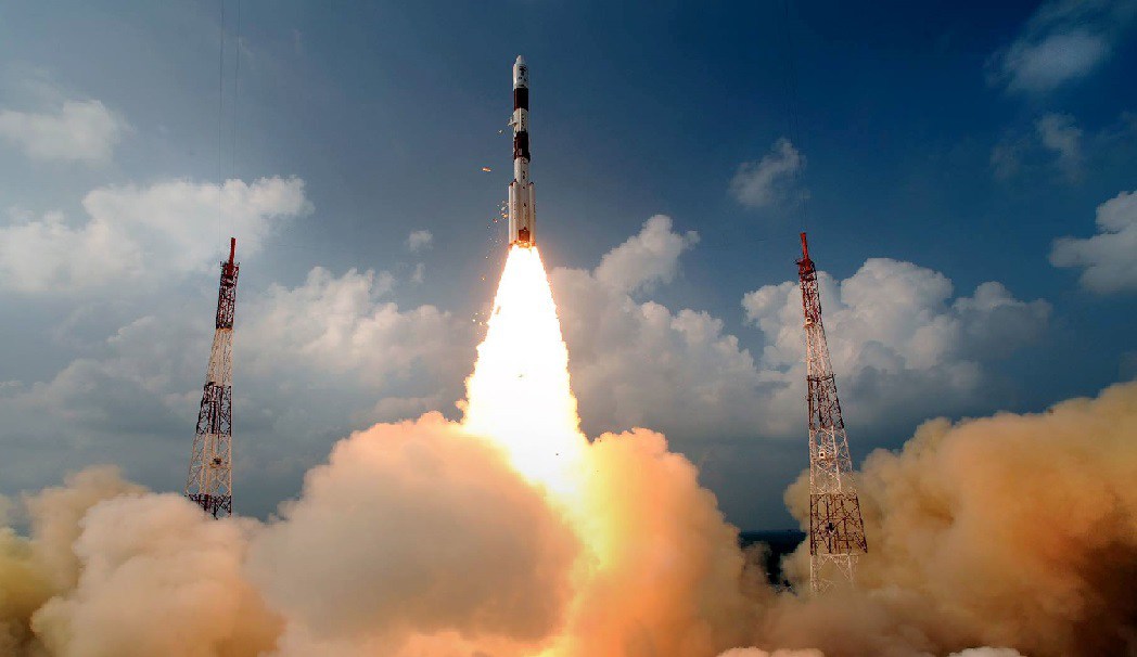 ISRO crea un nuevo récord, lanza el cohete PSLV-C37 con 104 satélites
