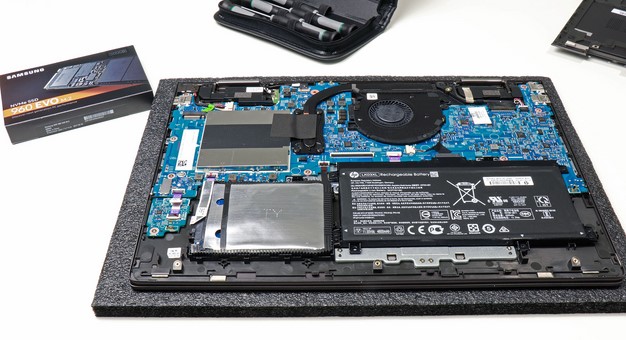 Actualización de SSD con la parte inferior eliminada de HP Envy x360