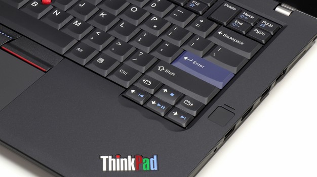 Logotipo de la esquina derecha de Lenovo ThinkPad 25