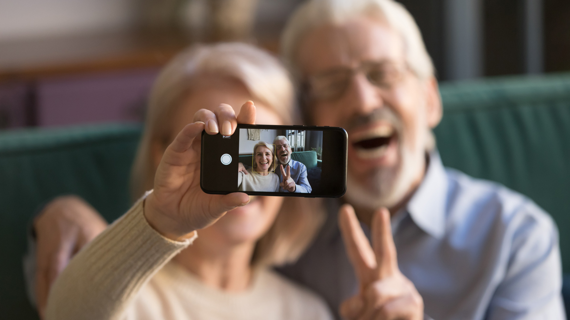 Los mejores teléfonos móviles sencillos para personas mayores