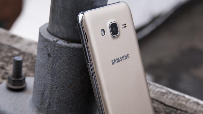 Samsung Galaxy J5 achterzijde