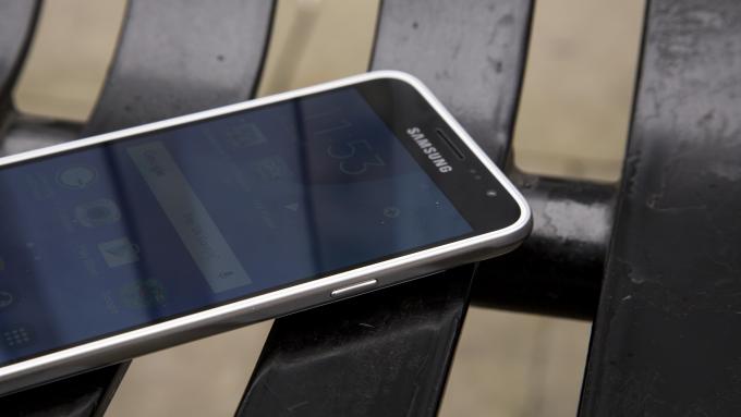 Samsung Galaxy J3 kant
