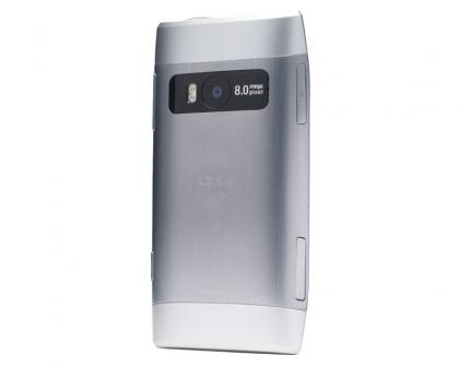 Nokia X7-00 espalda