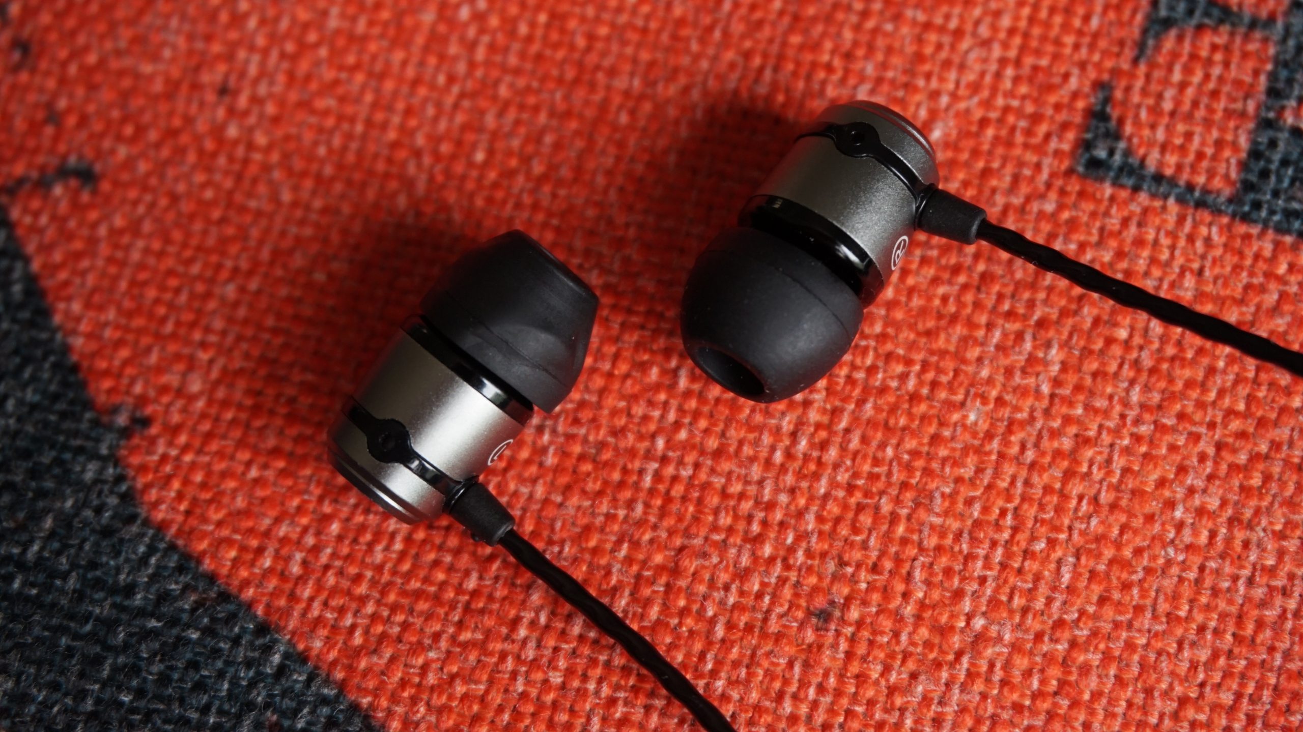 Revisión de Soundmagic E50: auriculares económicos geniales