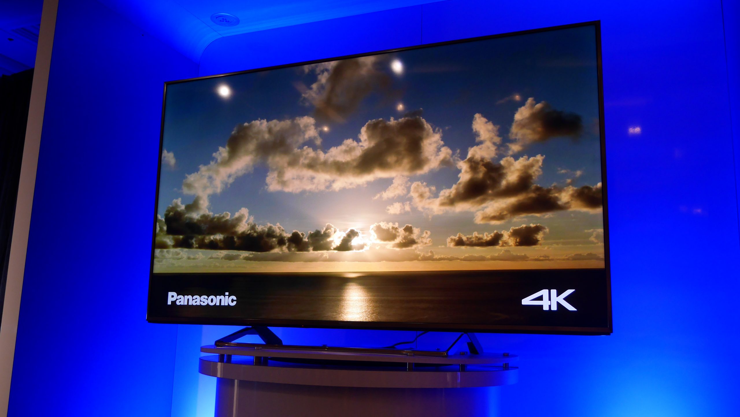 Panasonic revela la línea de TV 2015, con componentes internos de Firefox OS