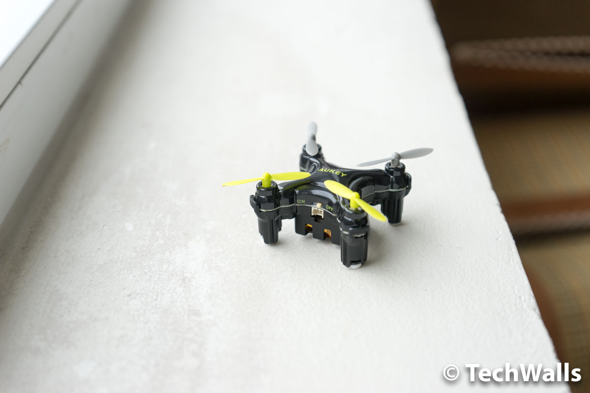 AUKEY Mini Drone con revisión de control de aplicaciones: un dron barato, pero ¿vale la pena comprarlo?