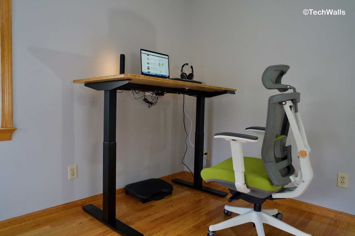 Autonomous SmartDesk 2 Revisión de escritorio de altura ajustable para oficina en el hogar: ideal para estar de pie y sentado