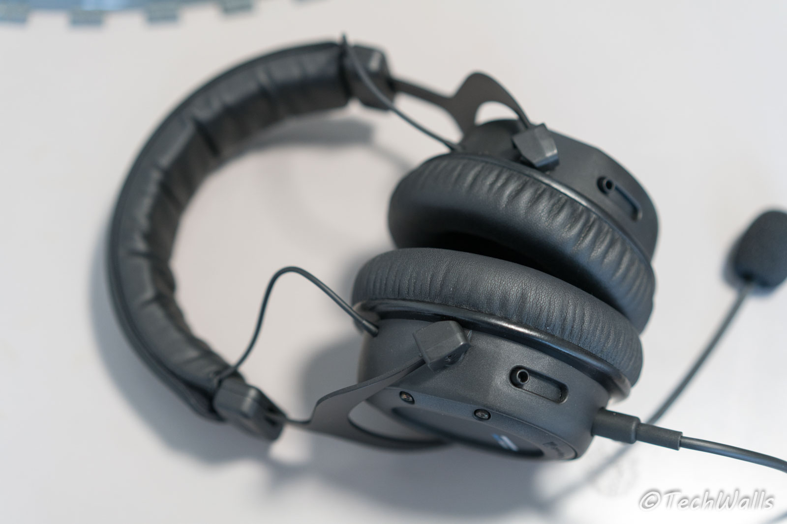 Beyerdynamic CUSTOM Game Revisión de los auriculares estéreo para juegos: ¿hechos tanto para audiófilos como para jugadores?