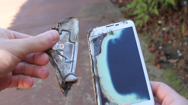 Galaxy S5 sobrevive después de ser quemado con gasolina
