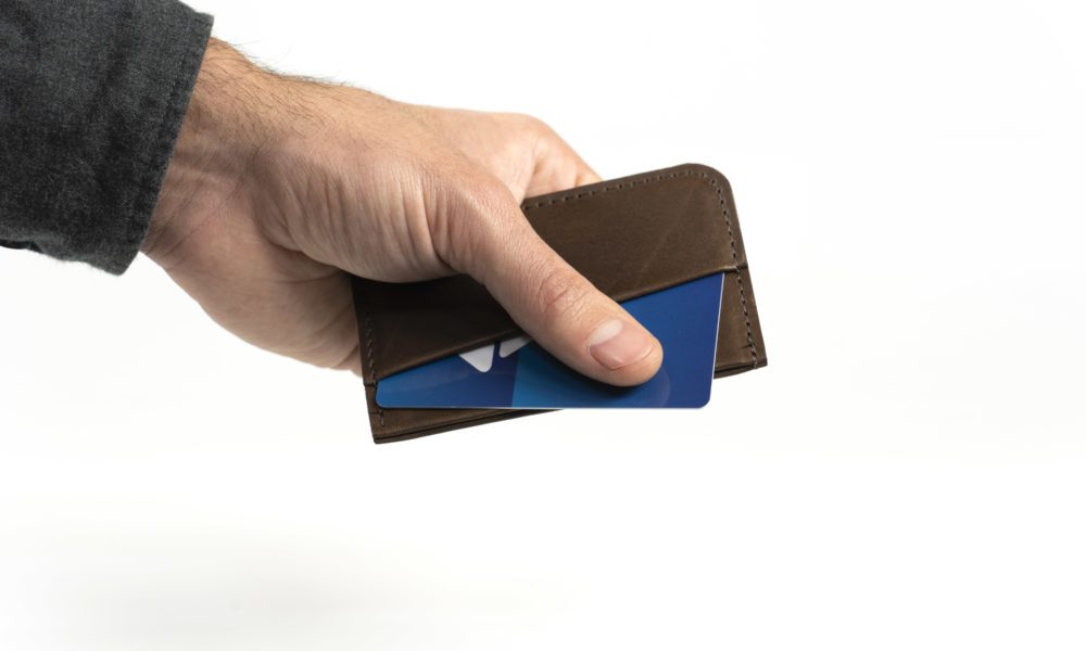 Las nuevas carteras minimalistas le ayudarán a deshacerse de la funda de la cartera de su teléfono