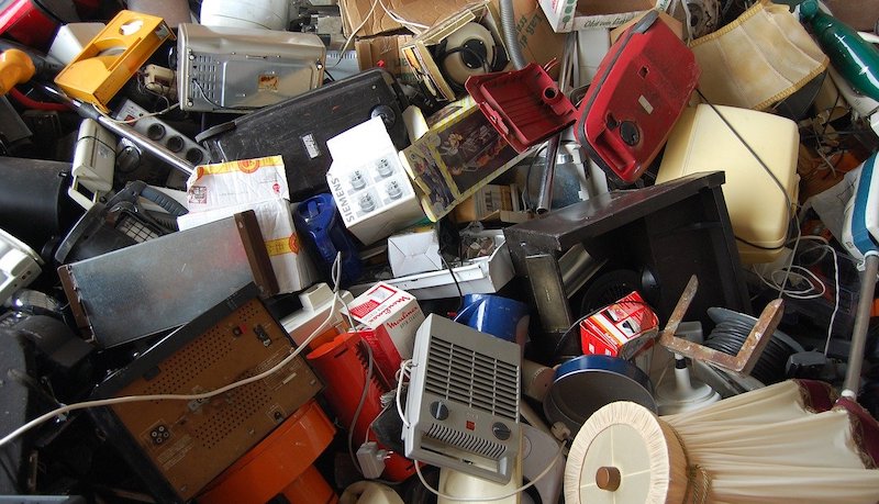 Manejo del rompecabezas de la reutilización, el reciclaje y la eliminación de productos RAEE