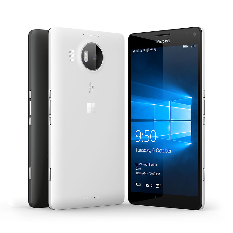 Lumia-950-XL-DSIM-held-jpg