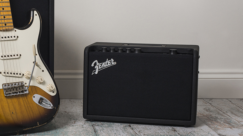 Revisión de Fender Mustang GT 40: amplificador de guitarra y altavoz