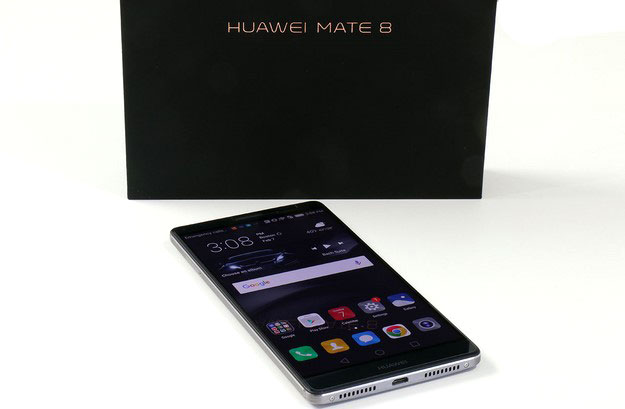 Huawei Mate 8 and Box