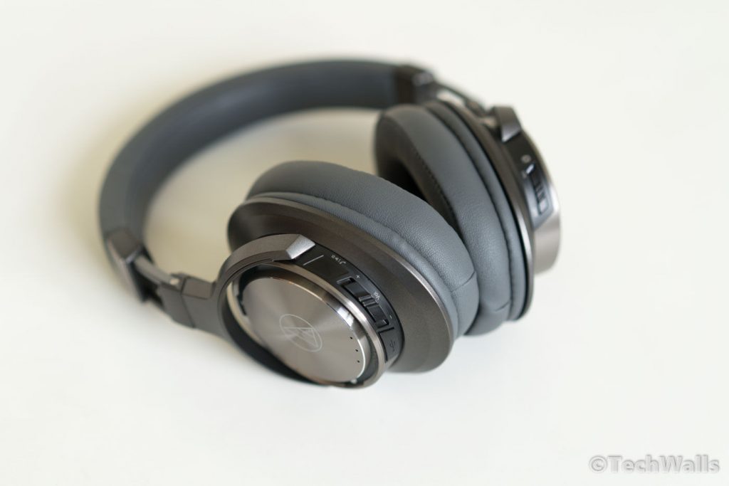 Revisión de auriculares inalámbricos sobre la oreja de Audio-Technica ATH-DSR9BT - Graves admirables