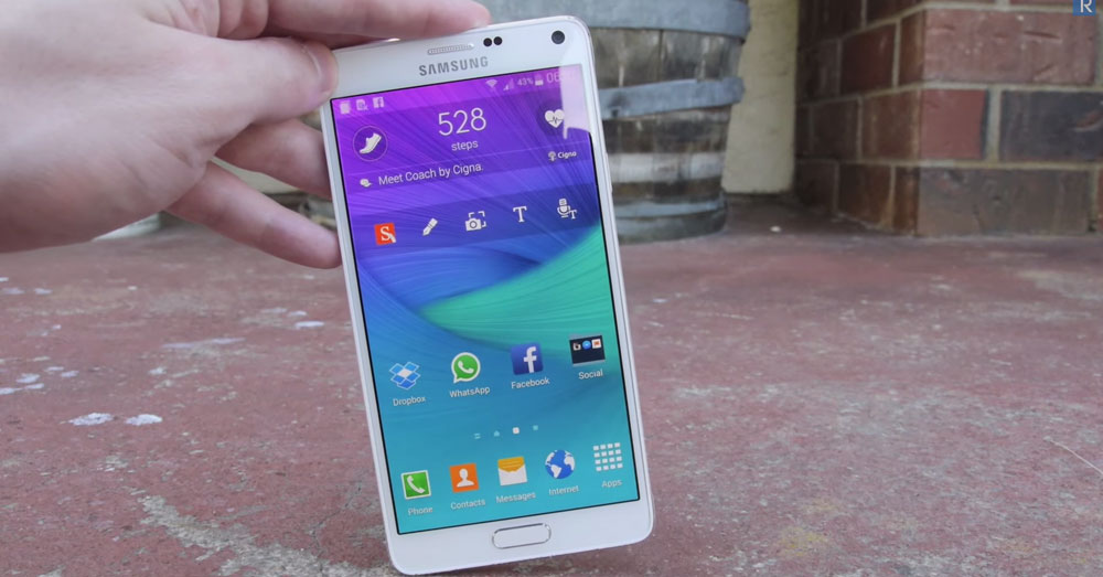 Samsung Galaxy Note 4 sobrevive la prueba de caída frontal, casi