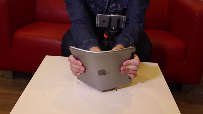 Video de prueba de flexión de Apple iPad Air 2 (prueba de rotura)