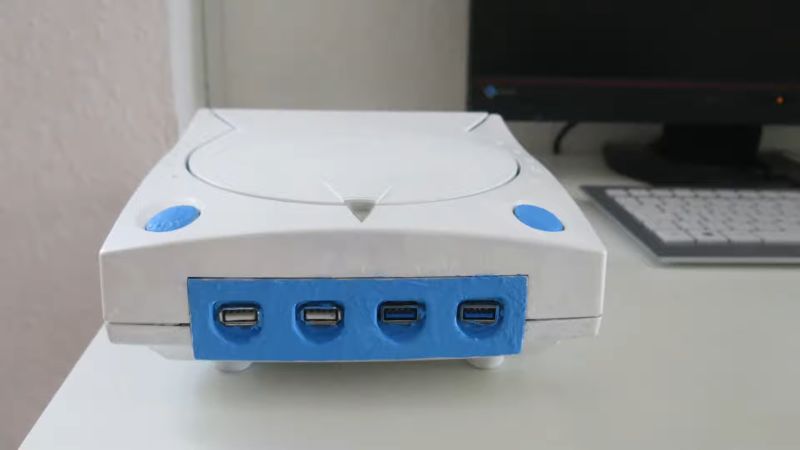 Modder Crams AMD Ryzen-Powered Gaming PC Into Sega Dreamcast Chassis