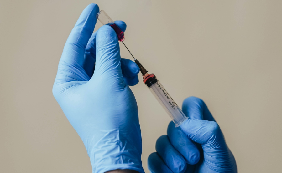 AstraZeneca revisa su tasa de eficacia de la vacuna COVID-19 al 76 por ciento