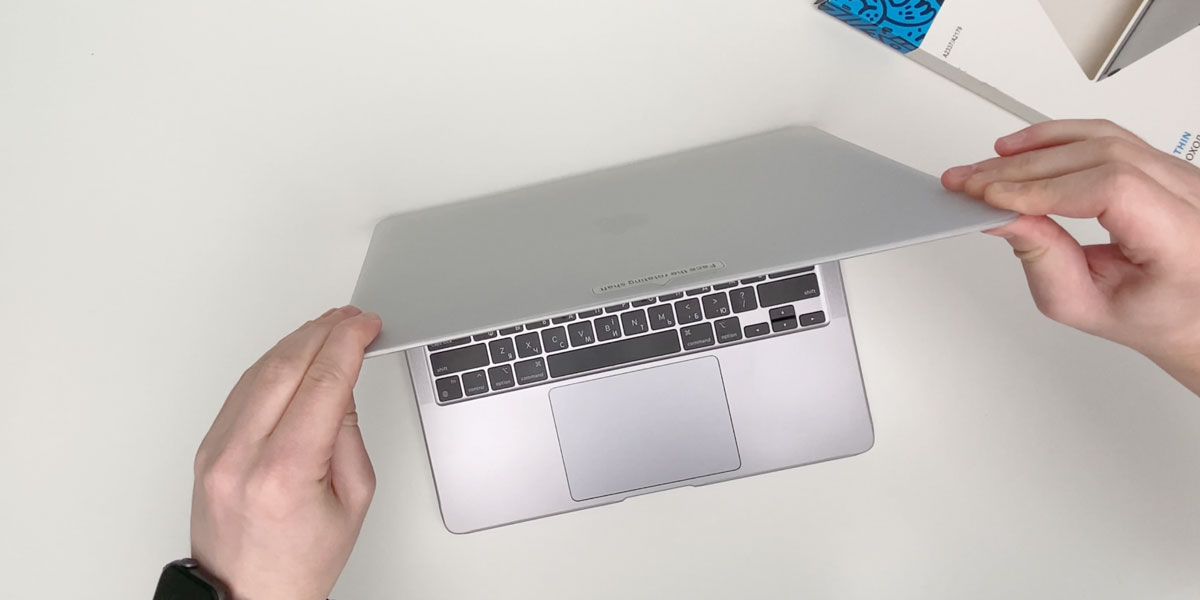 Cómo colocar la superposición oneLounge 1Thin en MacBook M1