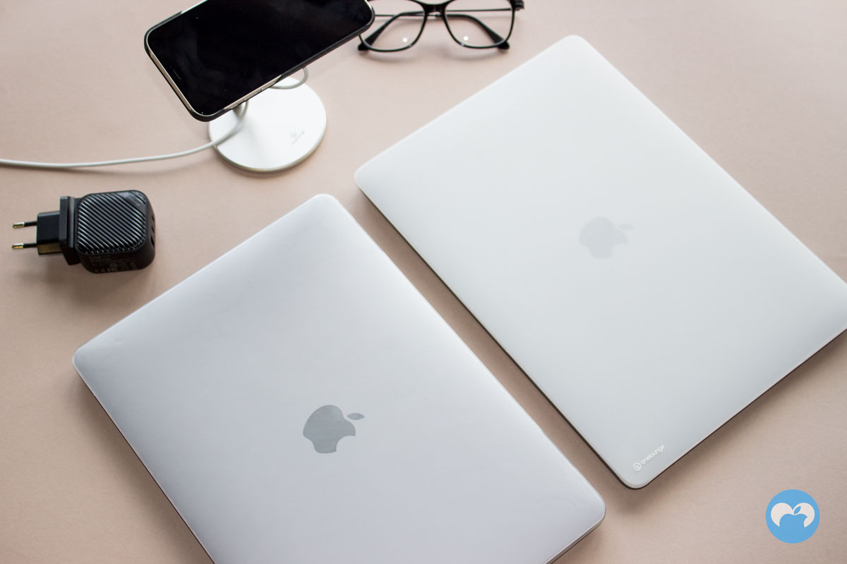 Comparación de las superposiciones de MacBook: oneLounge 1Thin e iLoungeMax Soft Touch