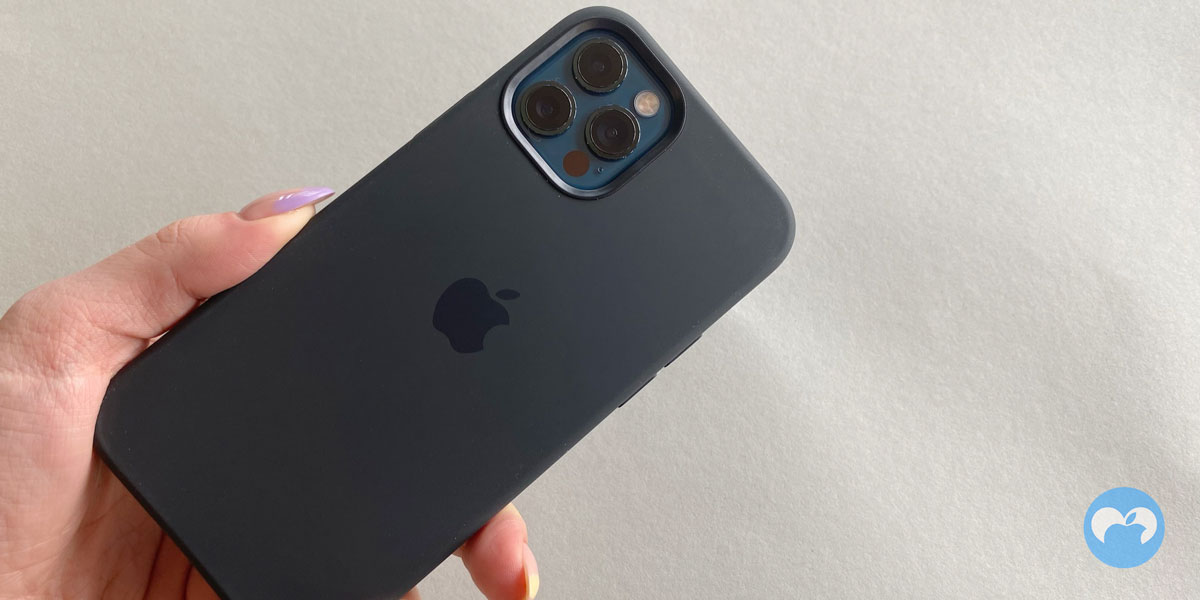 Review van een kopie van de siliconen case met MagSafe voor iPhone 12