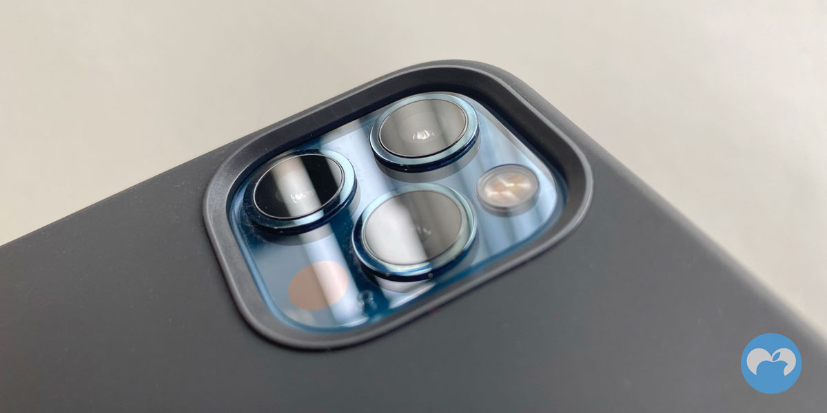 Review van een kopie van de siliconen case met MagSafe voor iPhone 12