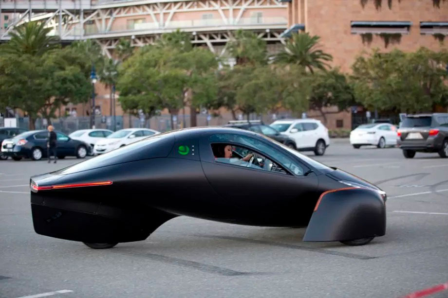Aptera presenta un nuevo vehículo eléctrico alimentado por energía solar