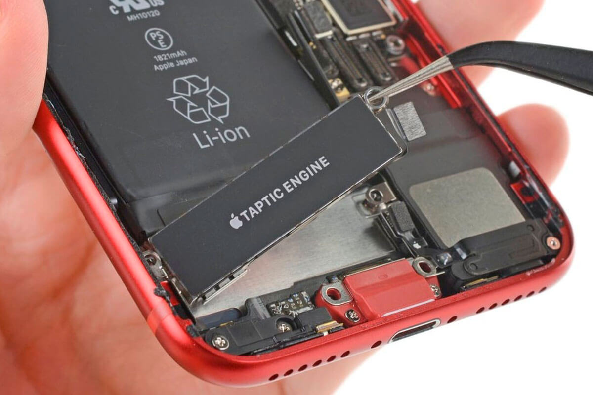 iPhone SE разобрали и убедились в простоте ремонта