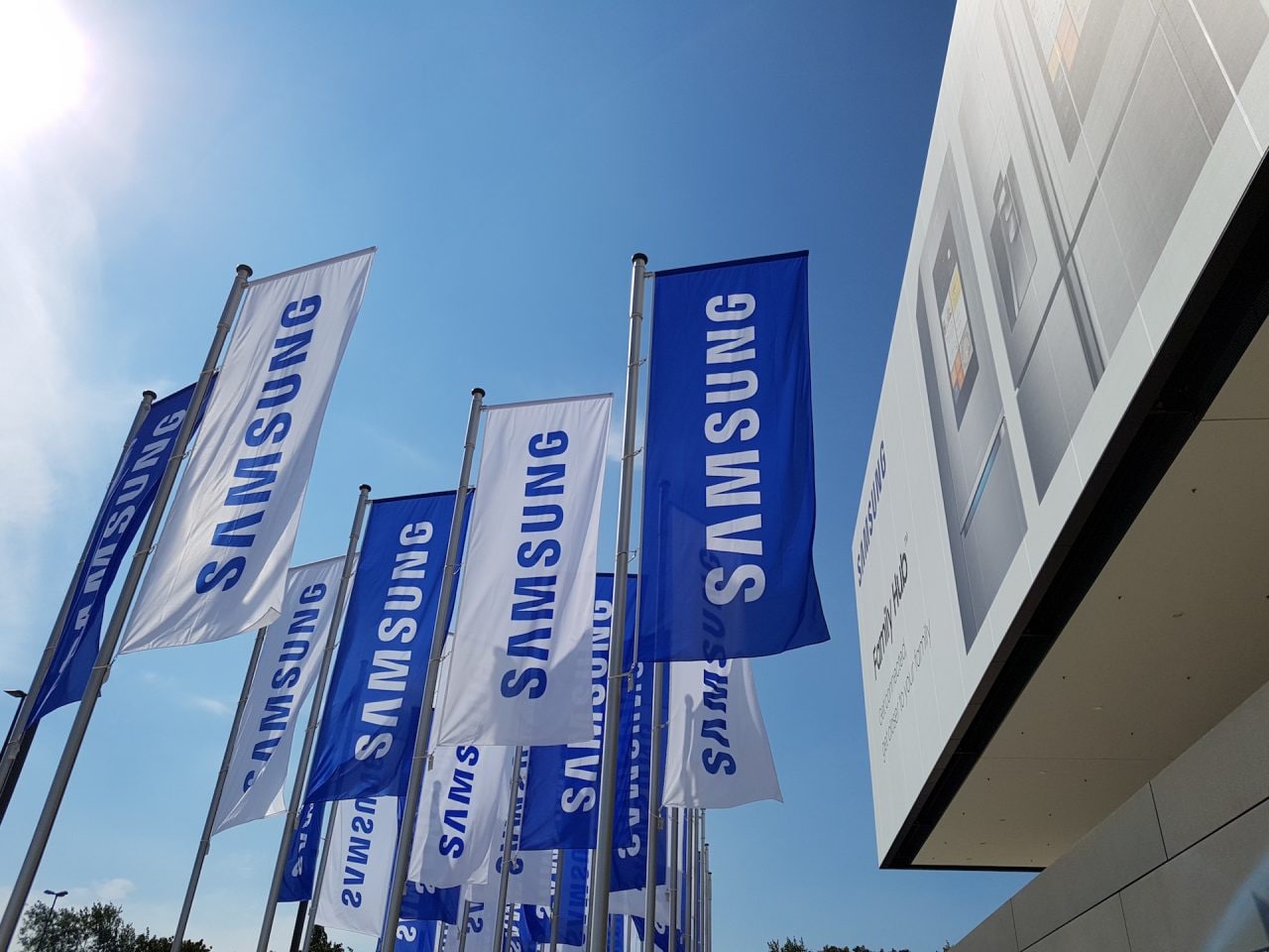 In attesa degli smartphone flessibili, Samsung pensa anche ai display estendibili (foto)