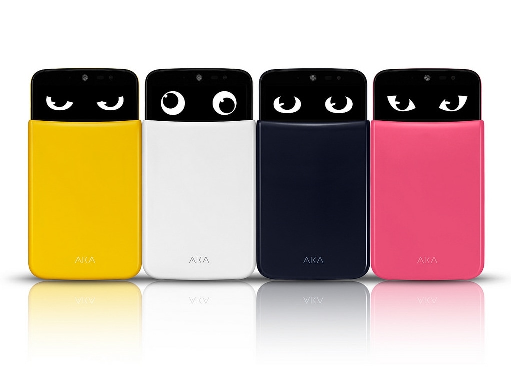 AKA, el teléfono inteligente con personalidad propia, ya está disponible en Corea (fotos y videos)