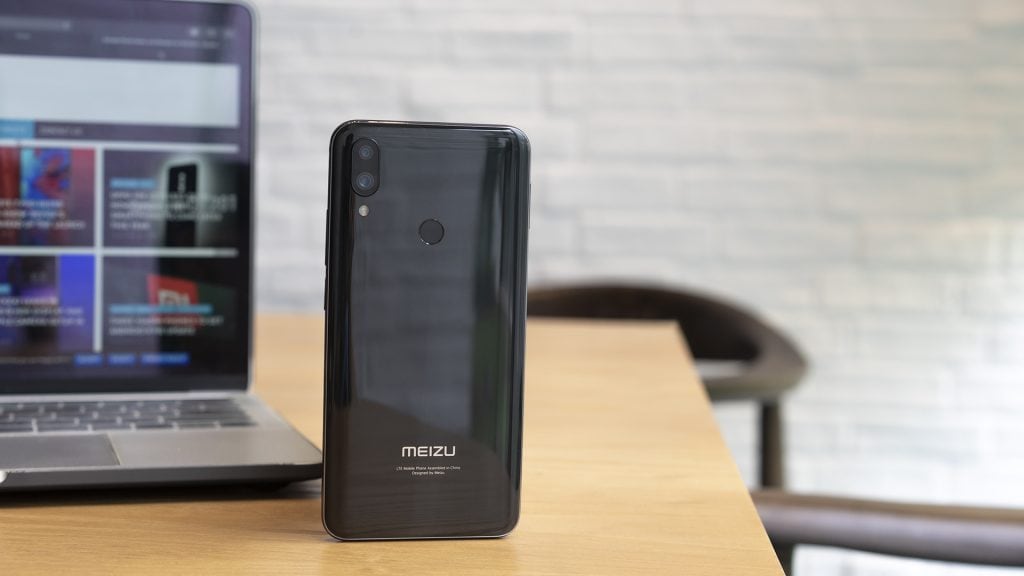 Aquí están las primeras fotos en vivo de Meizu Note 9: incluso en el diseño no hay más dudas (fotos)