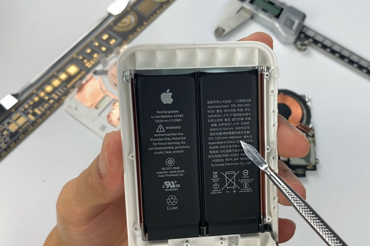 Batería Apple MagSafe desmontada
