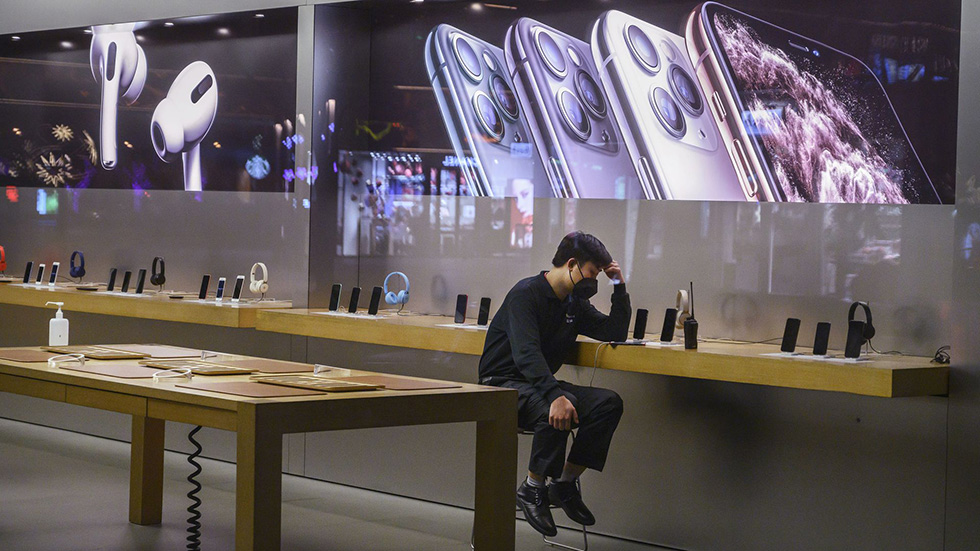 Control masivo de temperatura de los visitantes de la Apple Store en China capturado en video