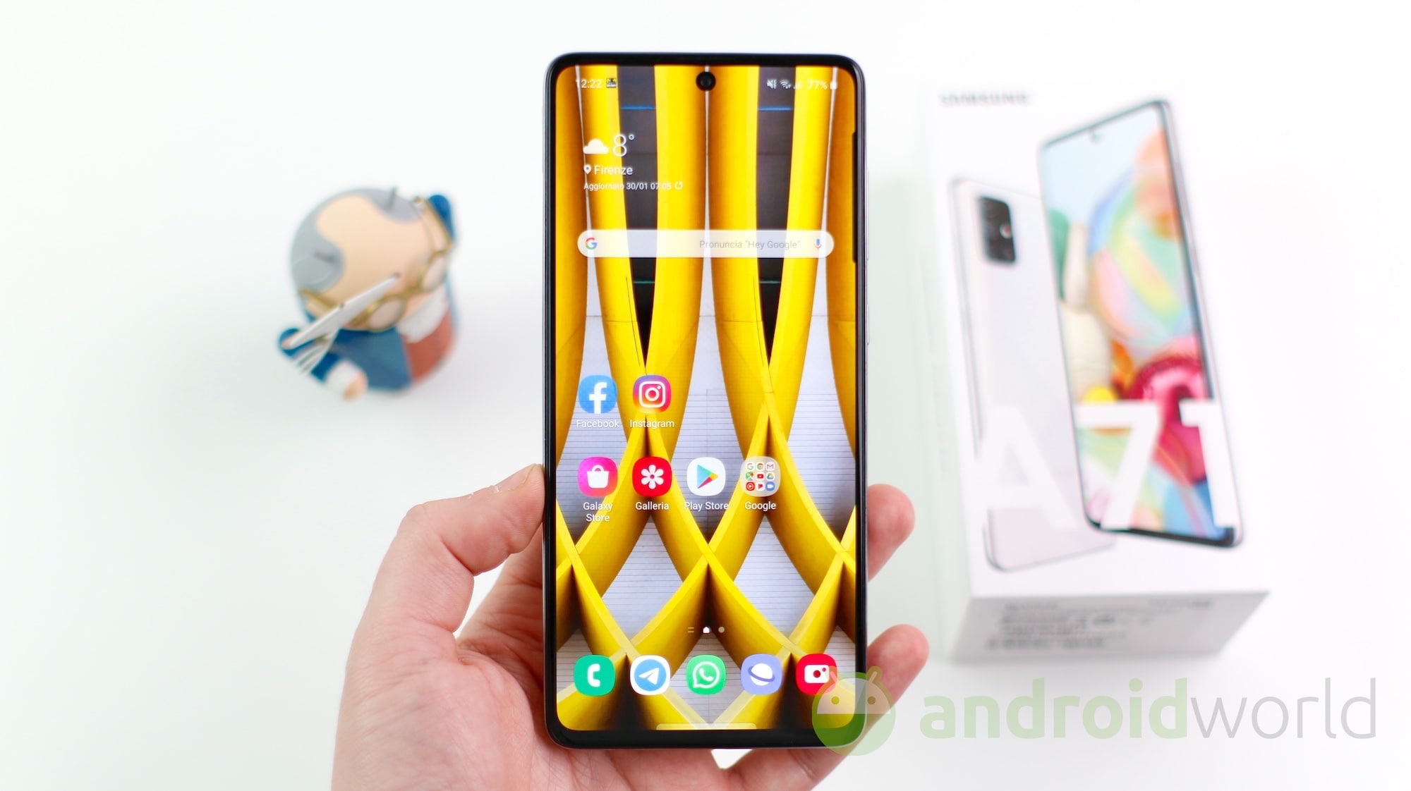 Design, color, specifiche e prezzo della variante 5G di Galaxy A71 (foto)