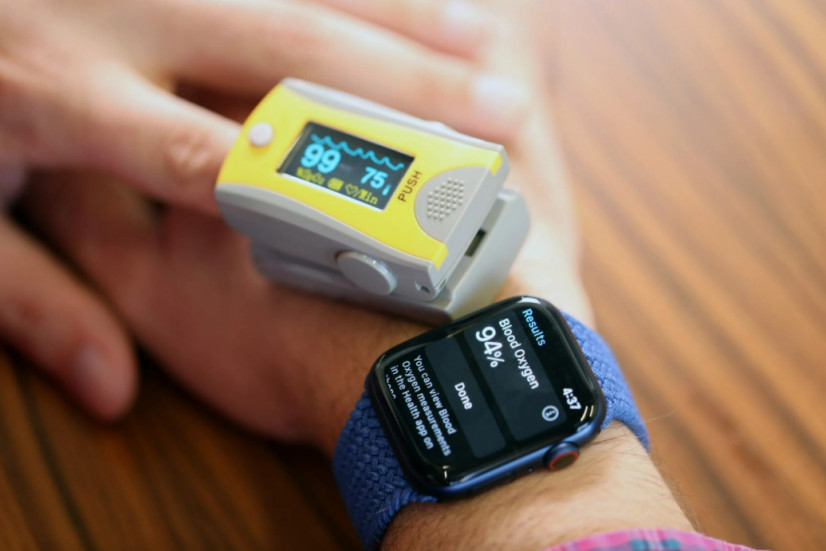 El Apple Watch Series 6 mide la saturación de oxígeno y el equipo médico
