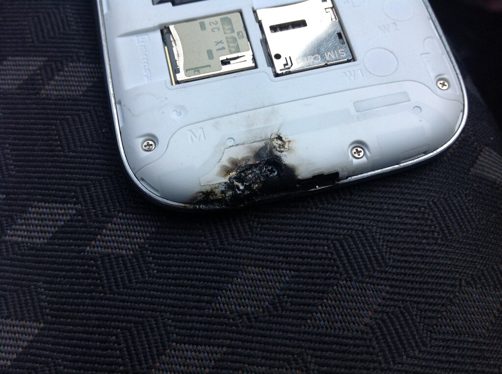 Il Galaxy S III in fiamme era stato messo nel microonde