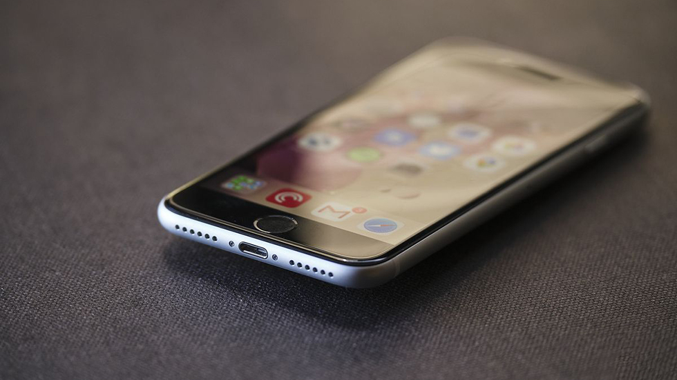 El jefe de Apple calificó la principal ventaja del "popular" iPhone SE (2020)