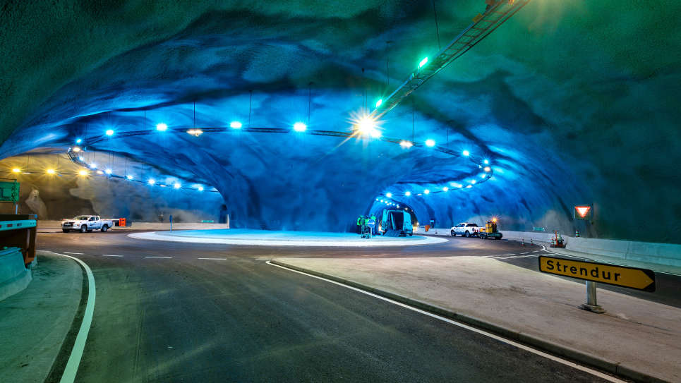 En Dinamarca se construyó un túnel submarino.  Él se ve muy bien