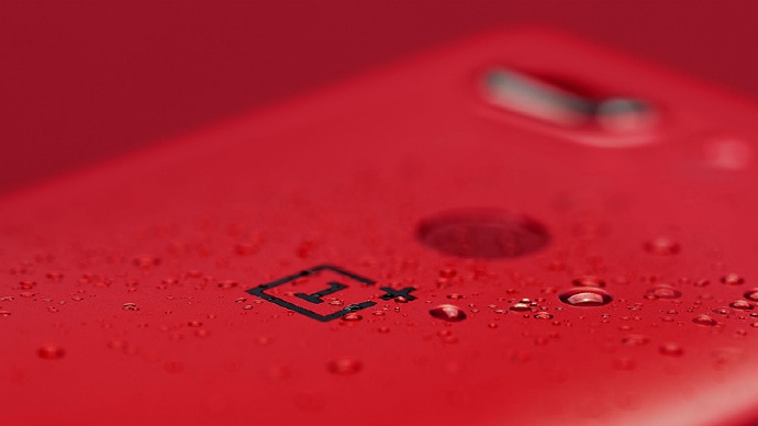 Nell'ultimo video teaser di OnePlus 6 domina il rosso: chissà mai quale nuova colorazione starà arrivando? (aggiornato)