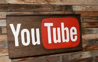 Ex empleada de YouTube presentó una demanda contra la empresa por el desarrollo de su trastorno mental