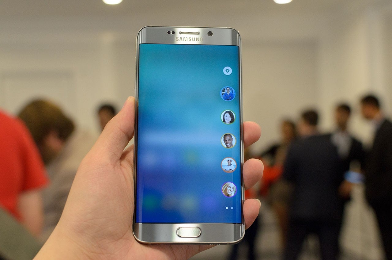 Galaxy S7 edge confermato da Samsung, con tanto di funzioni per i lati curvi