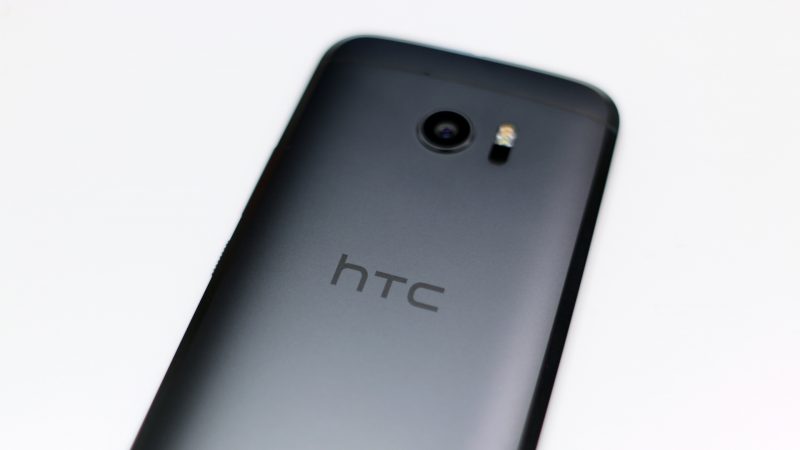 HTC U12 potrebbe presentarsi con una particolare colorazione bianca opaca